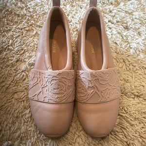 Excellent condition taryn rose shoe